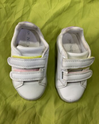 Kids’ white casual sneakers - Size 21