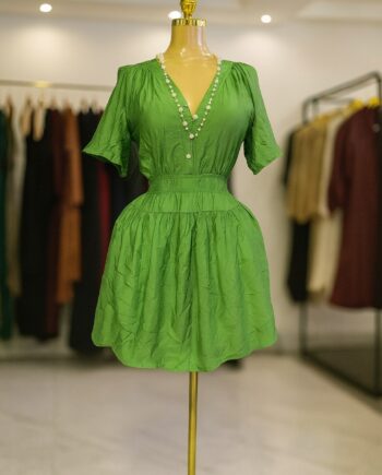 Short green casual dress - Size 10
