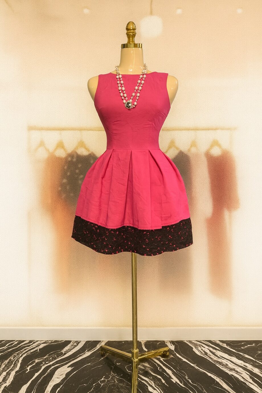 Sleeveless pink mini dress - Size 12
